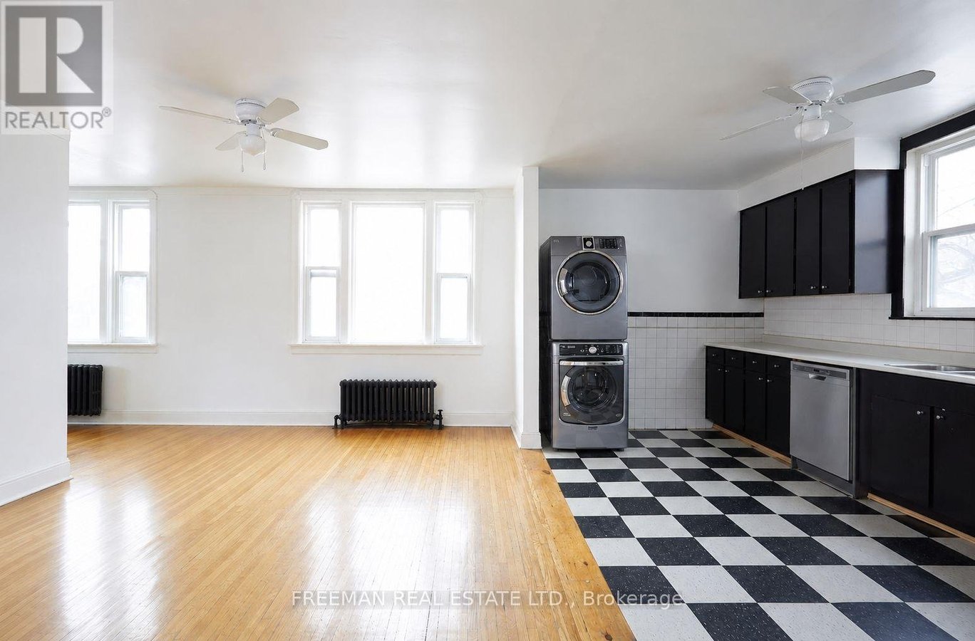 2 - 62 AUSTIN TERRACE - Photo 1