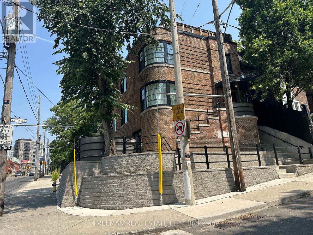 2 - 62 AUSTIN TERRACE - Photo 2