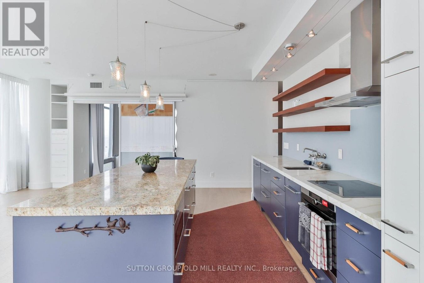 2110 - 105 THE QUEENSWAY - Photo 4