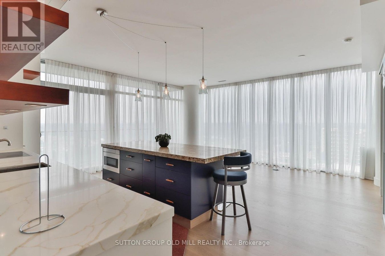 2110 - 105 THE QUEENSWAY - Photo 6