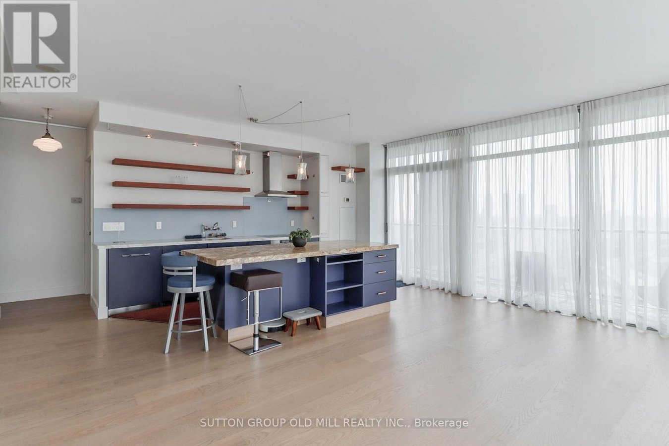 2110 - 105 THE QUEENSWAY - Photo 7