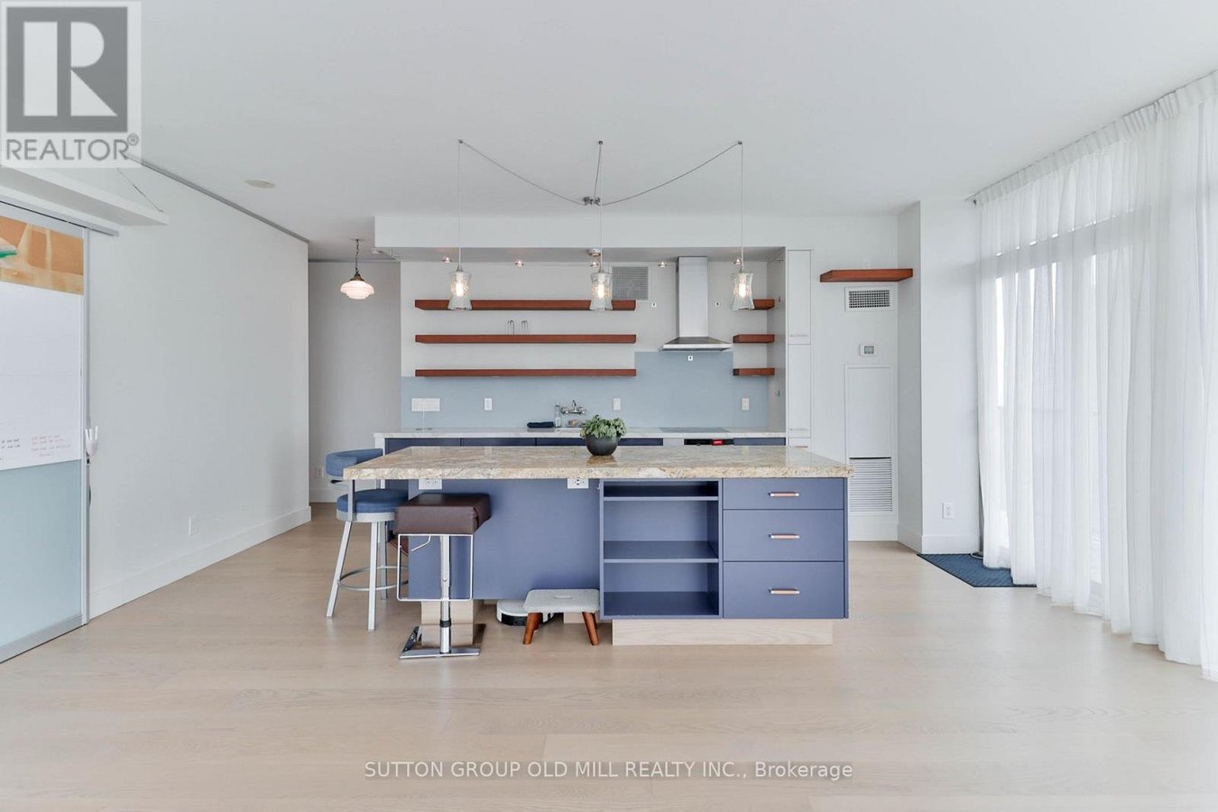 2110 - 105 THE QUEENSWAY - Photo 8