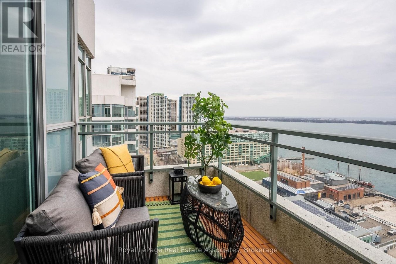 2811 (PH 11) - 230 QUEENS QUAY W - Photo 1
