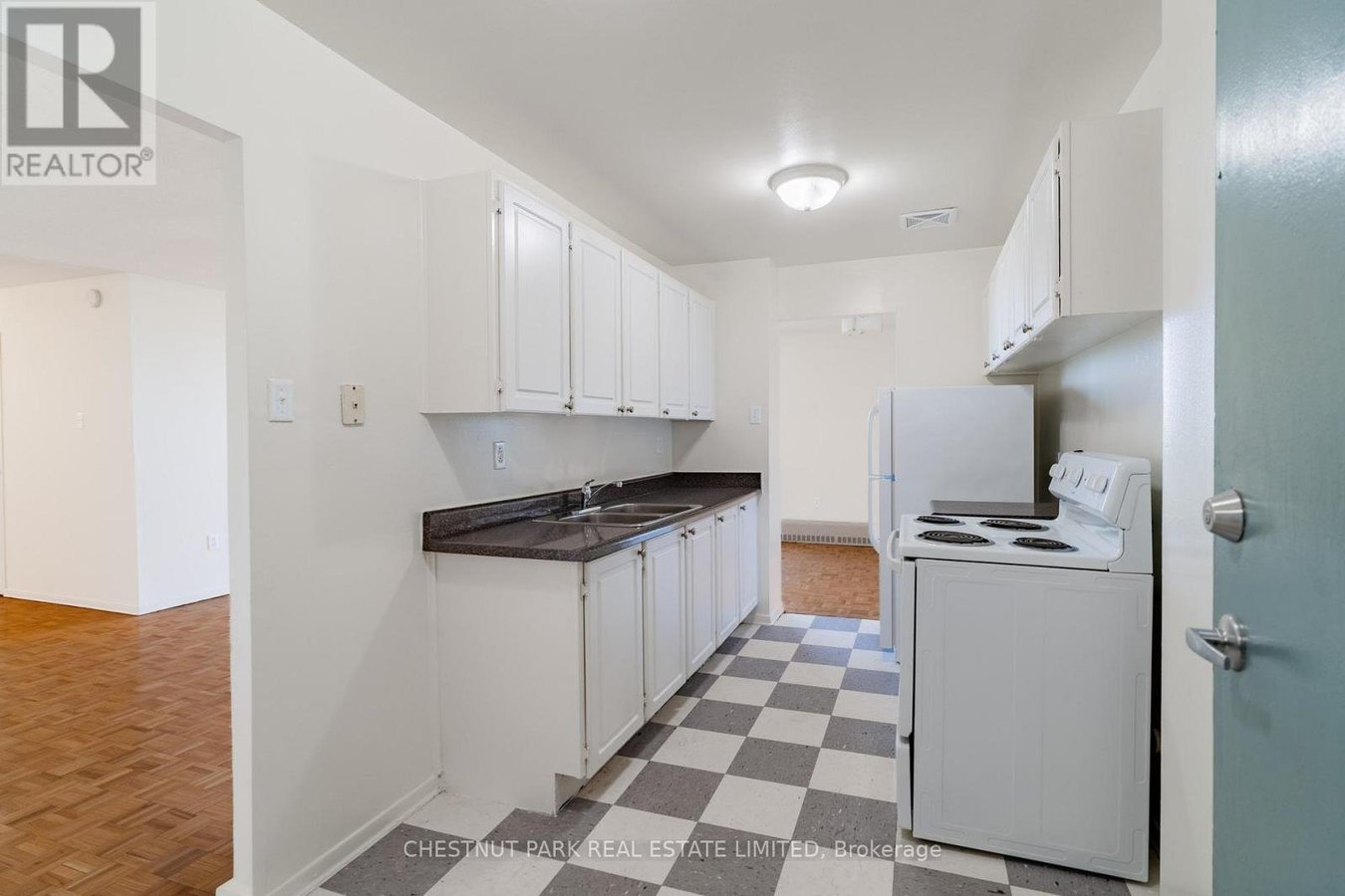 1106 - 3700 LAWRENCE AVENUE E - Photo 21