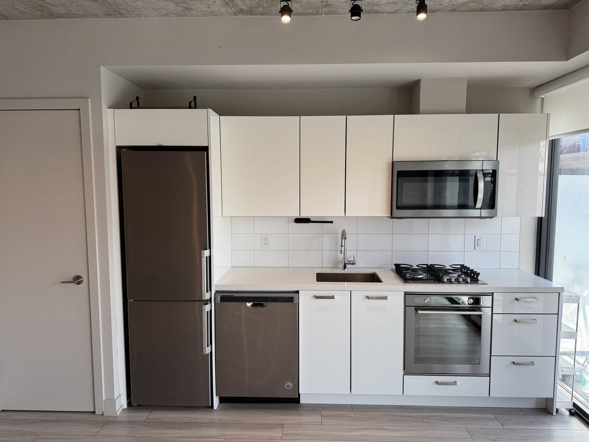 458 Richmond Street West - Photo 4