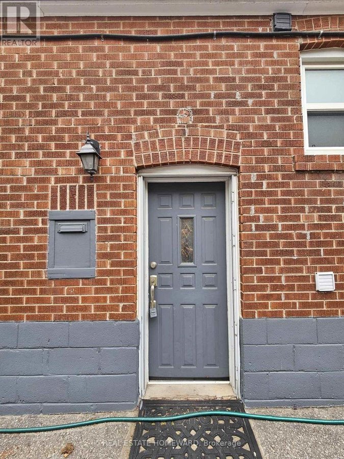 715 PHARMACY AVENUE - Photo 2