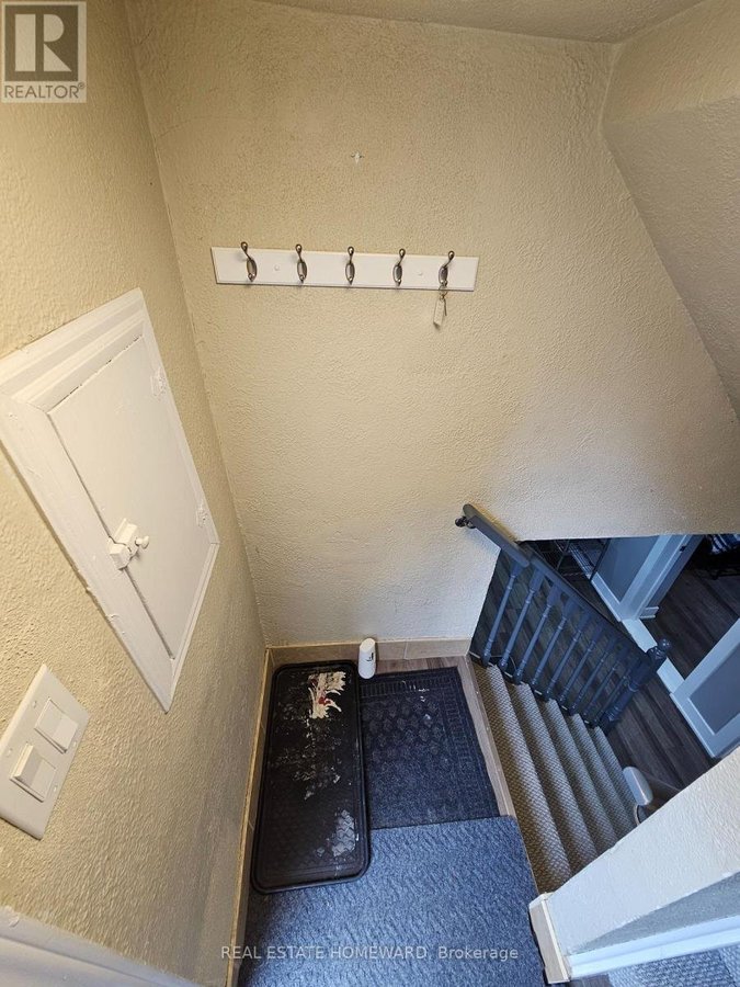 715 PHARMACY AVENUE - Photo 4