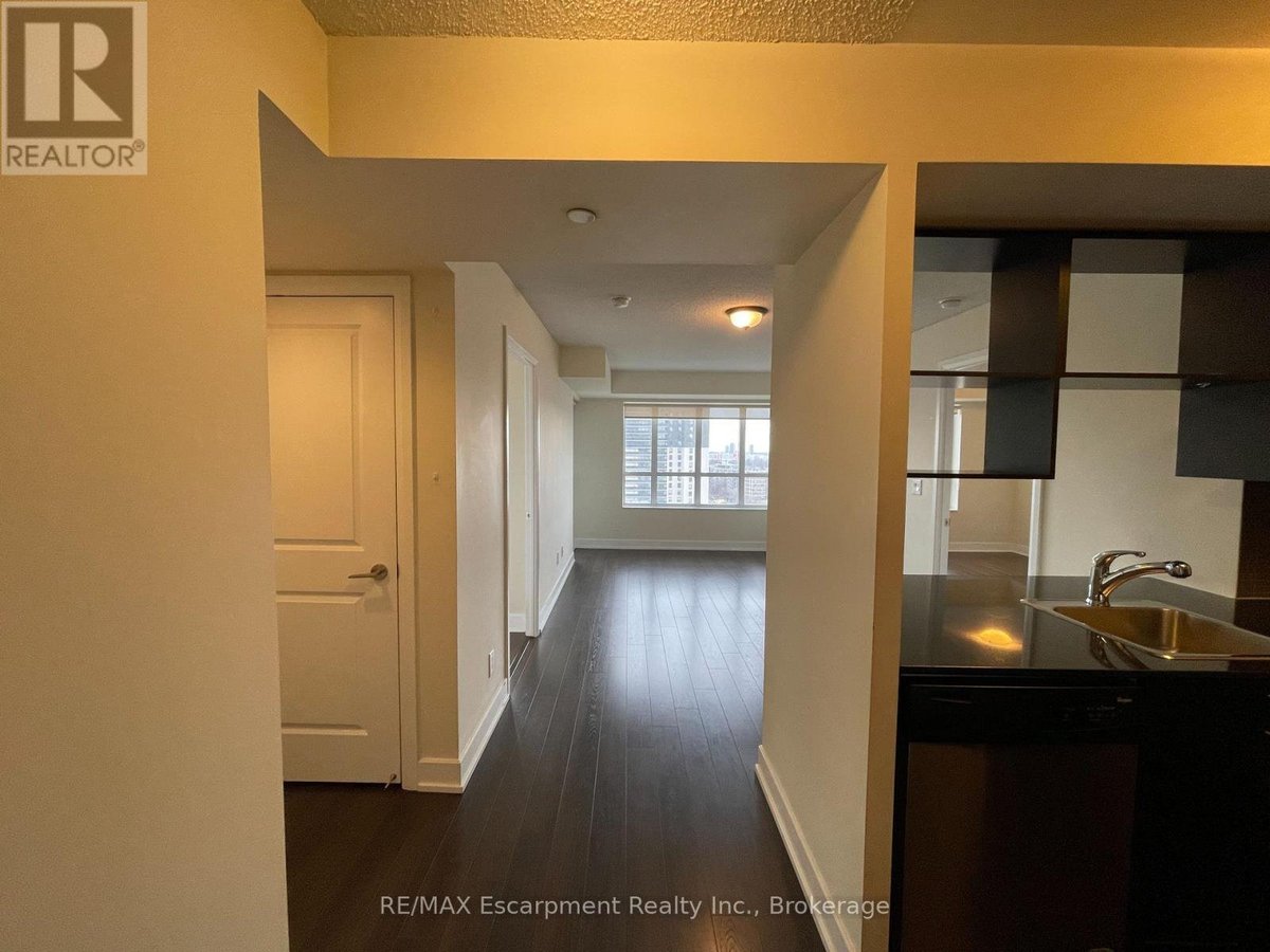 907 - 6 EVA ROAD - Photo 4