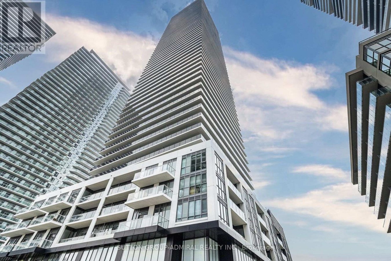2103 - 70 ANNIE CRAIG DRIVE - Photo 1