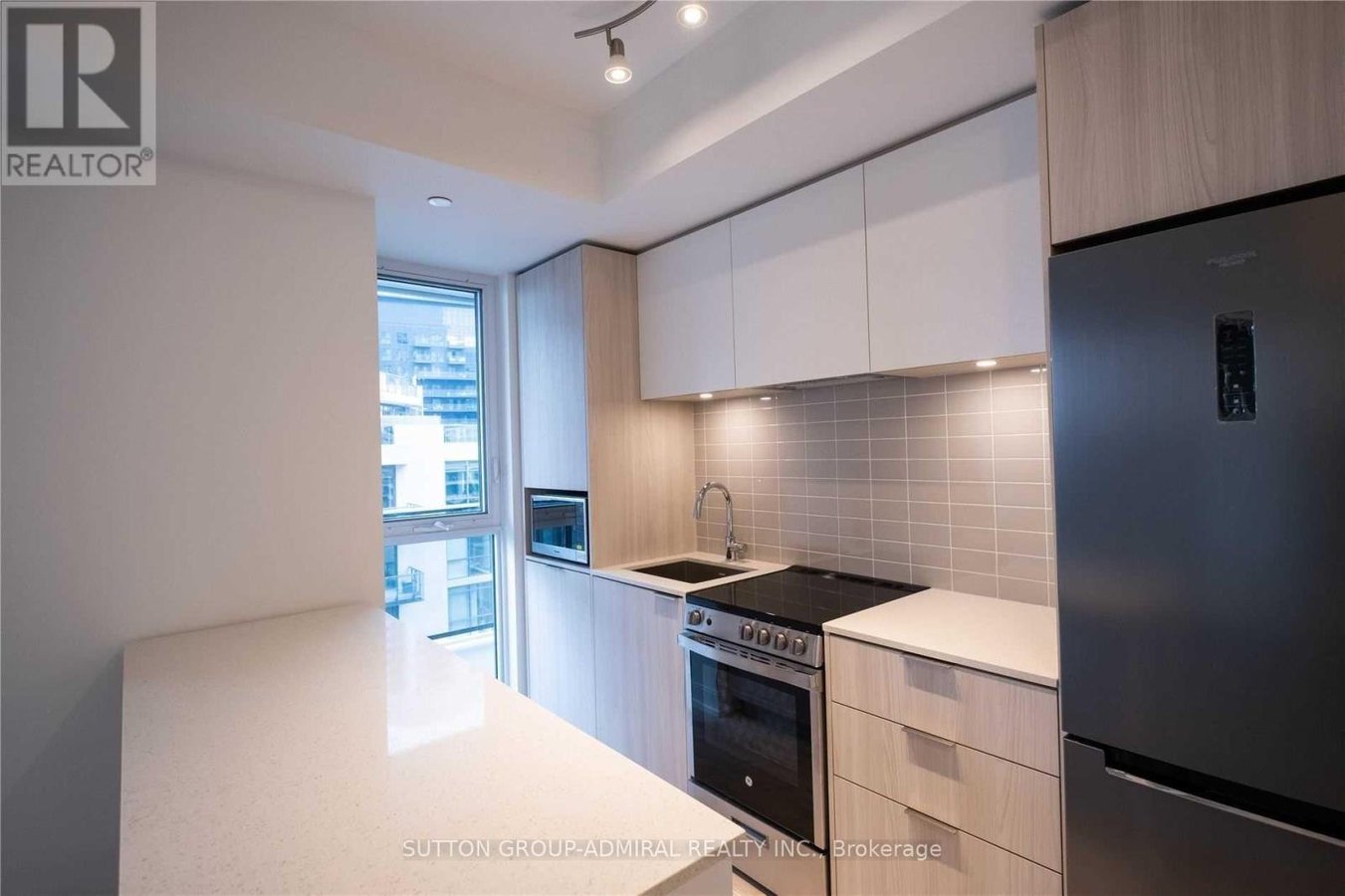 2103 - 70 ANNIE CRAIG DRIVE - Photo 4