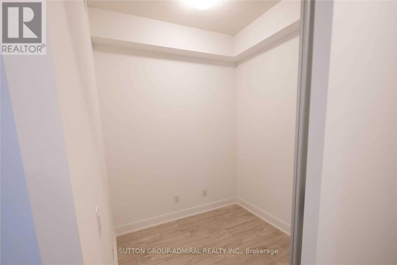 2103 - 70 ANNIE CRAIG DRIVE - Photo 6