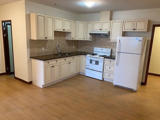 591 Gerrard Street East - Photo 3