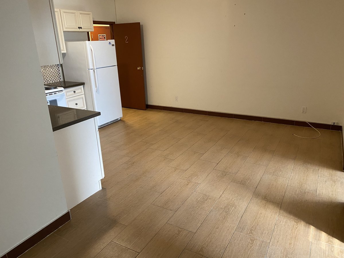 591 Gerrard Street East - Photo 2