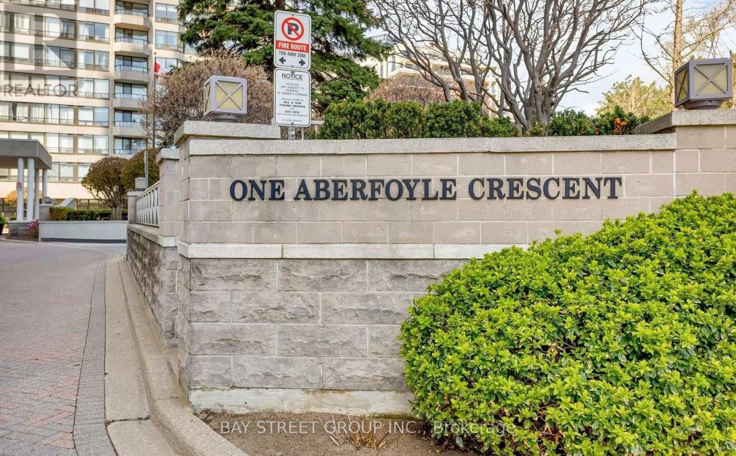 2011 - 1 ABERFOYLE CRESCENT - Photo 2