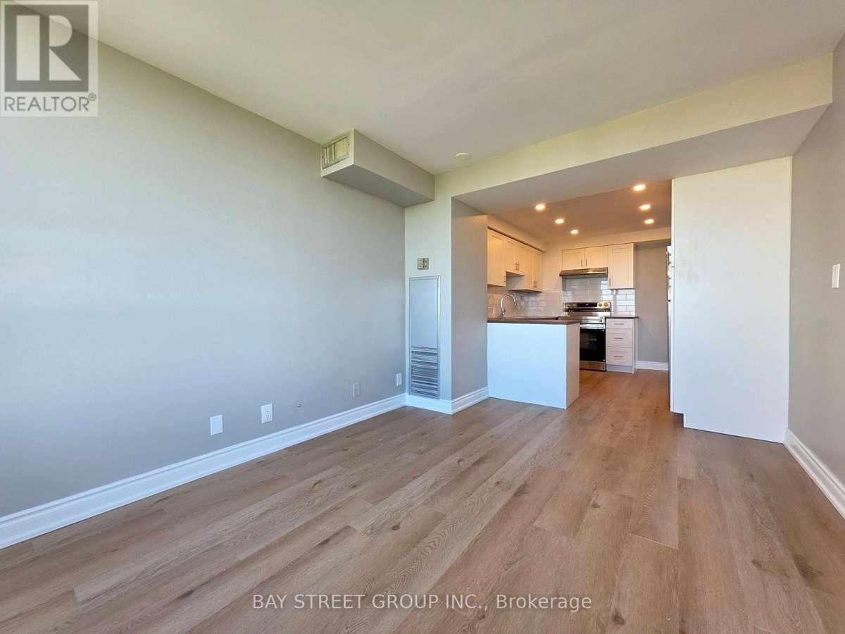 2011 - 1 ABERFOYLE CRESCENT - Photo 10