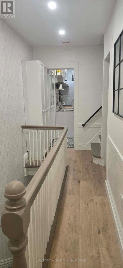 UPPER - 793 DUFFERIN STREET - Photo 4