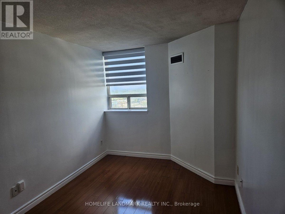 901 - 2460 EGLINTON AVENUE E - Photo 19