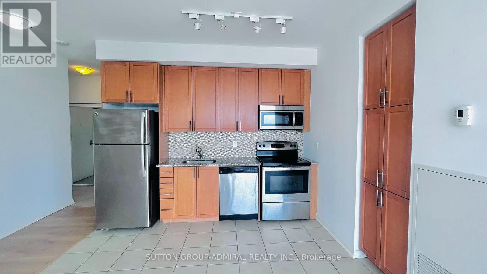 2911 - 830 LAWRENCE AVENUE W - Photo 11