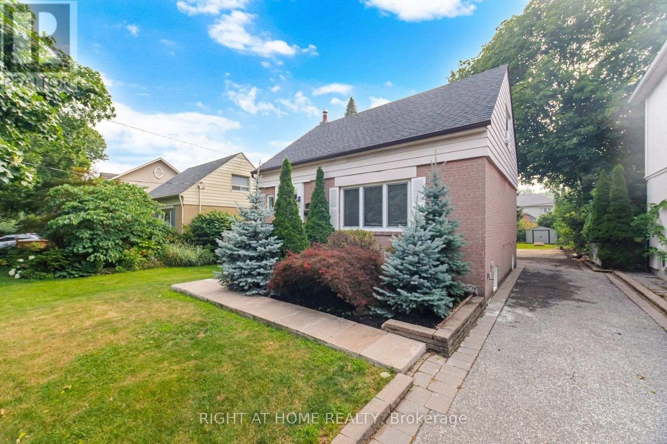 154 MARTIN GROVE ROAD - Photo 3