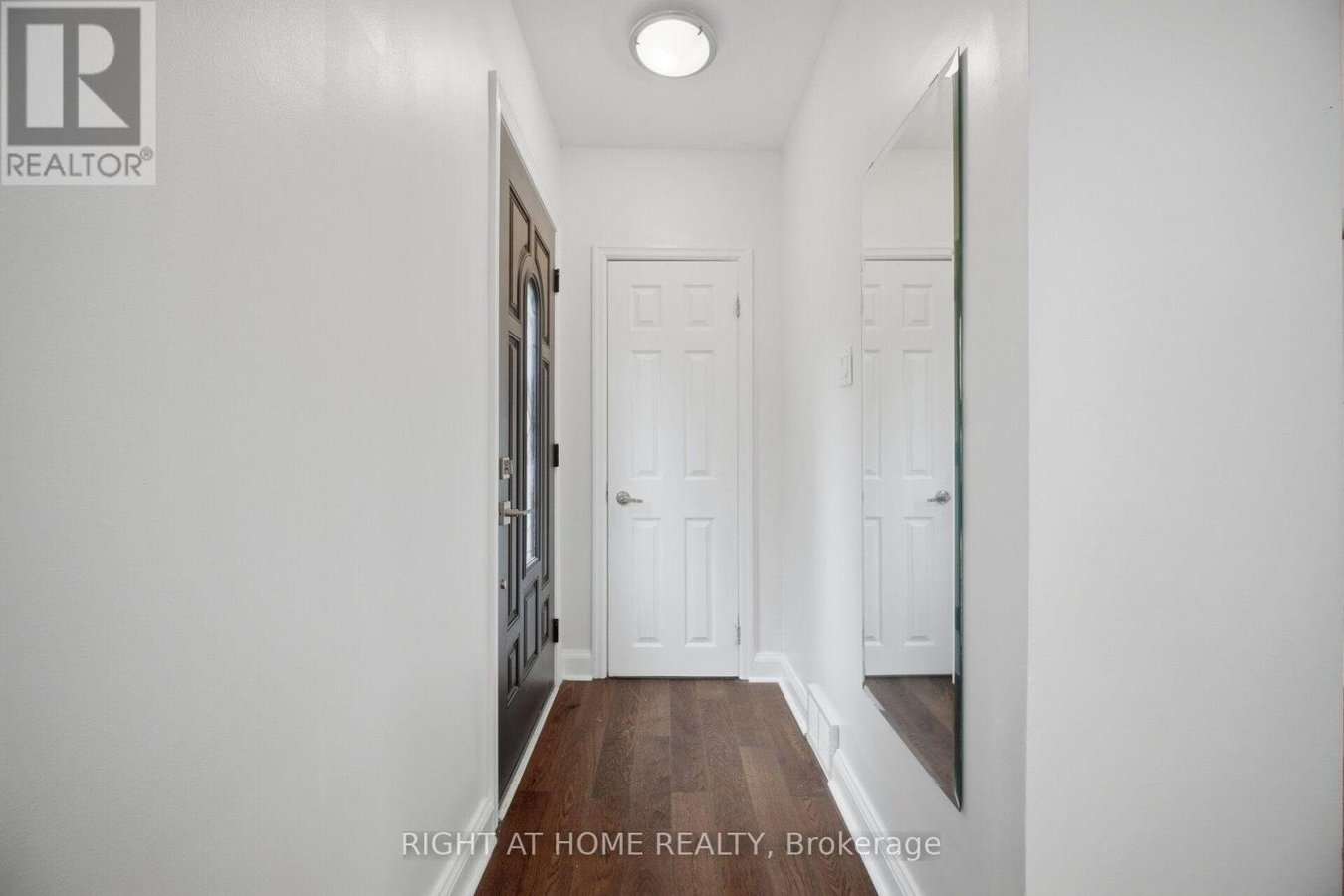 154 MARTIN GROVE ROAD - Photo 4