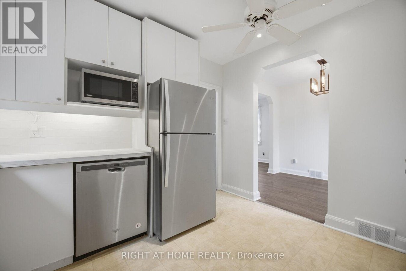 154 MARTIN GROVE ROAD - Photo 12