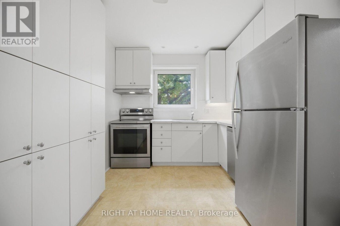 154 MARTIN GROVE ROAD - Photo 14