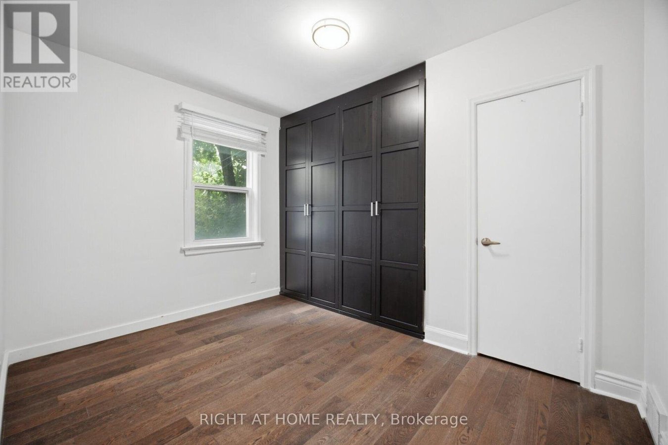 154 MARTIN GROVE ROAD - Photo 17