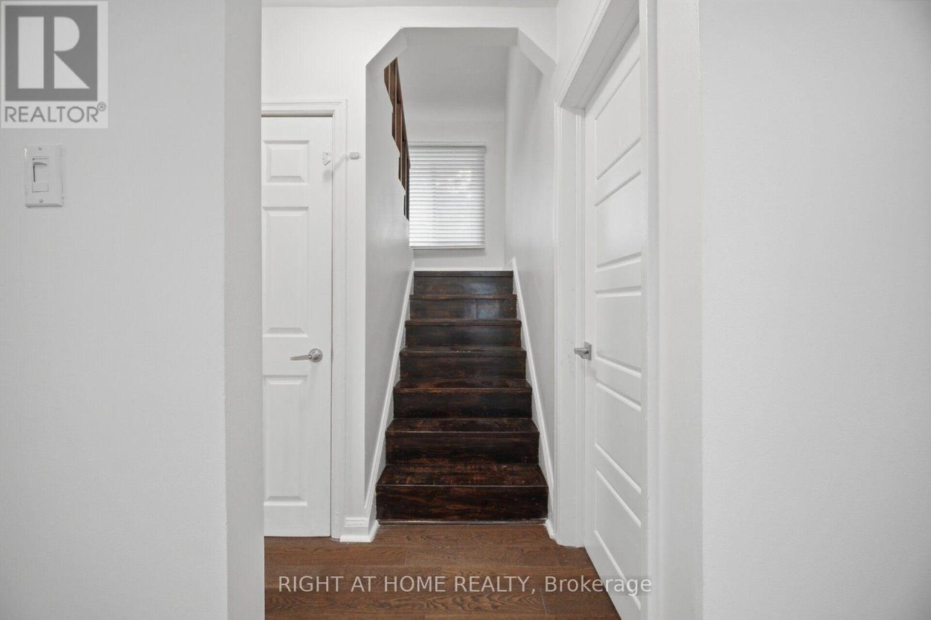 154 MARTIN GROVE ROAD - Photo 19