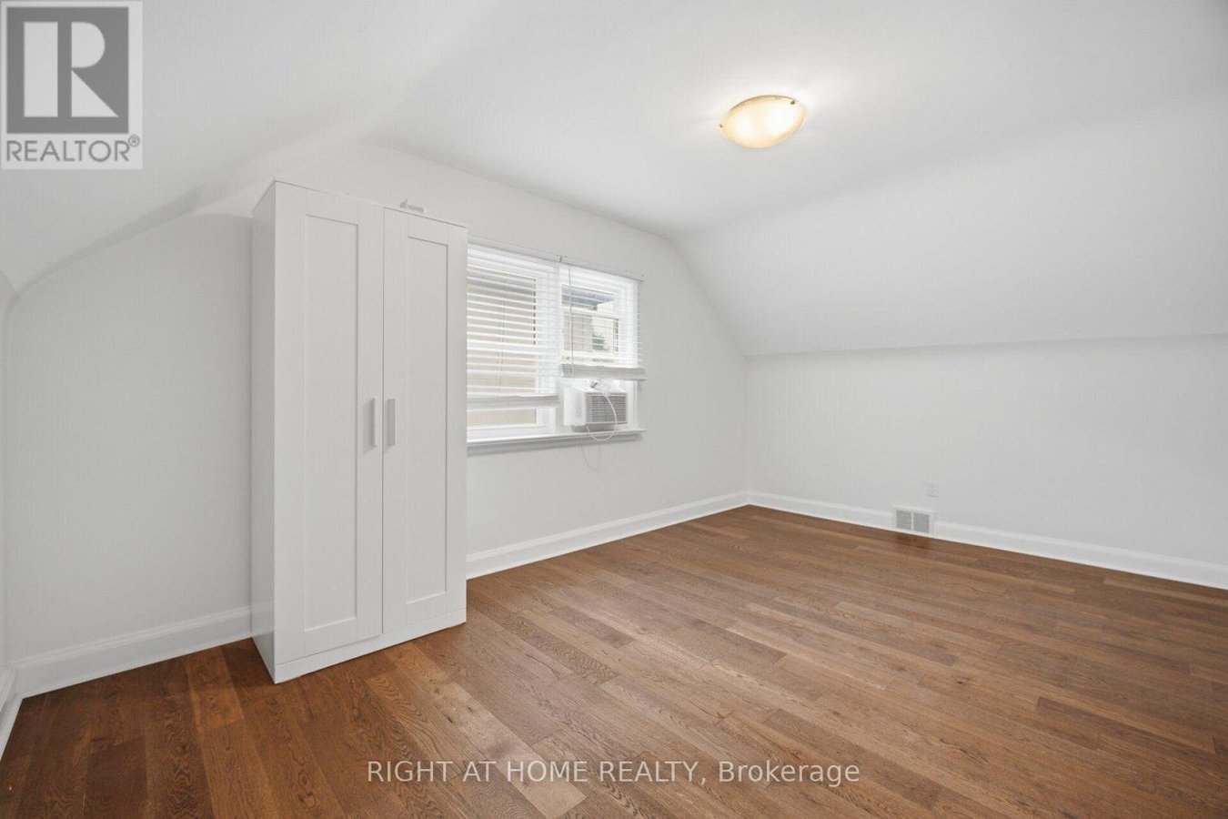 154 MARTIN GROVE ROAD - Photo 20