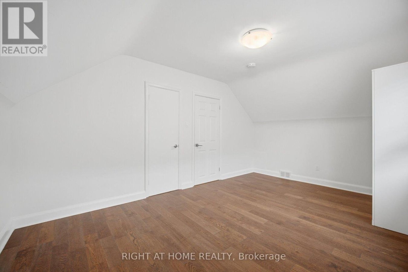 154 MARTIN GROVE ROAD - Photo 22