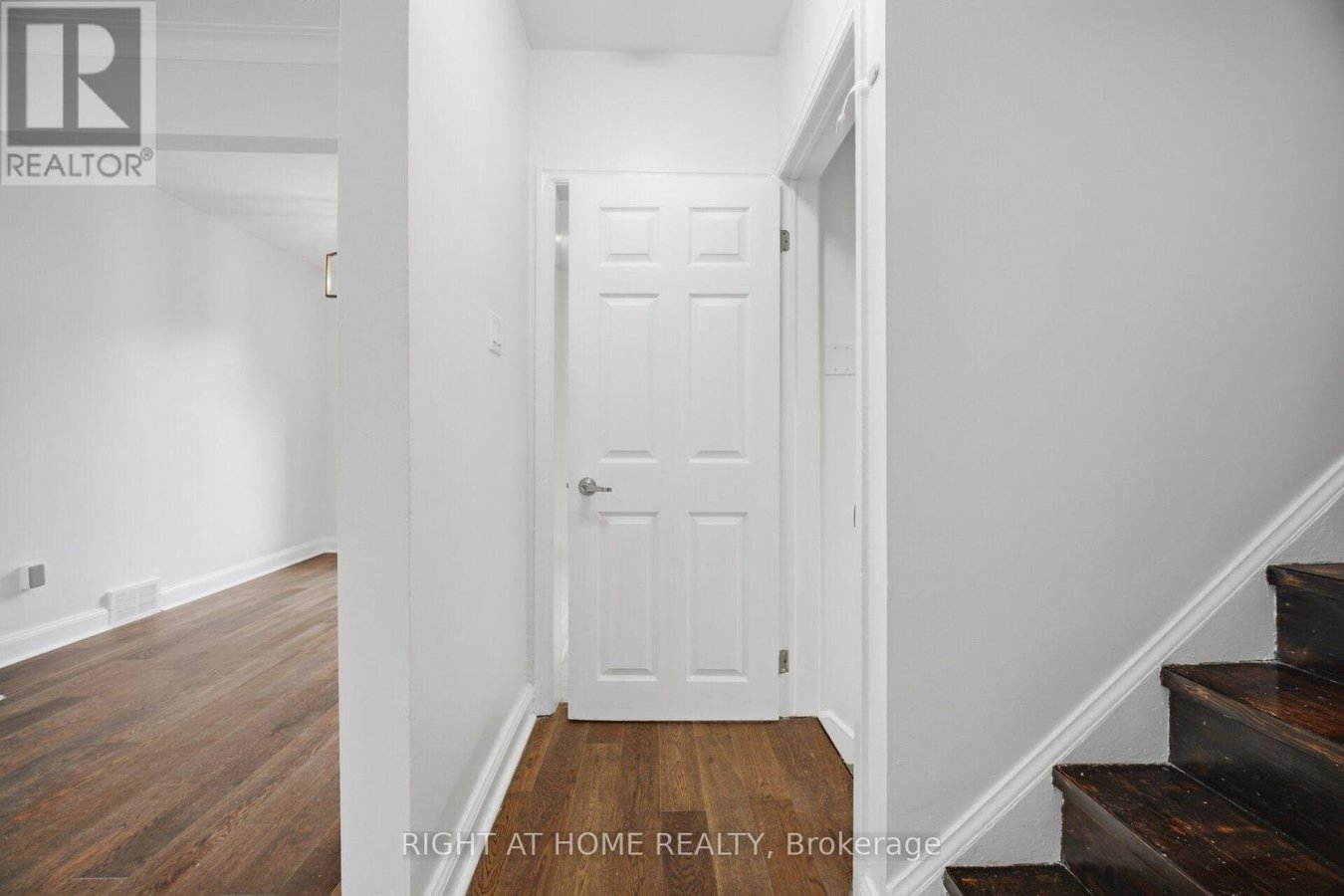 154 MARTIN GROVE ROAD - Photo 27