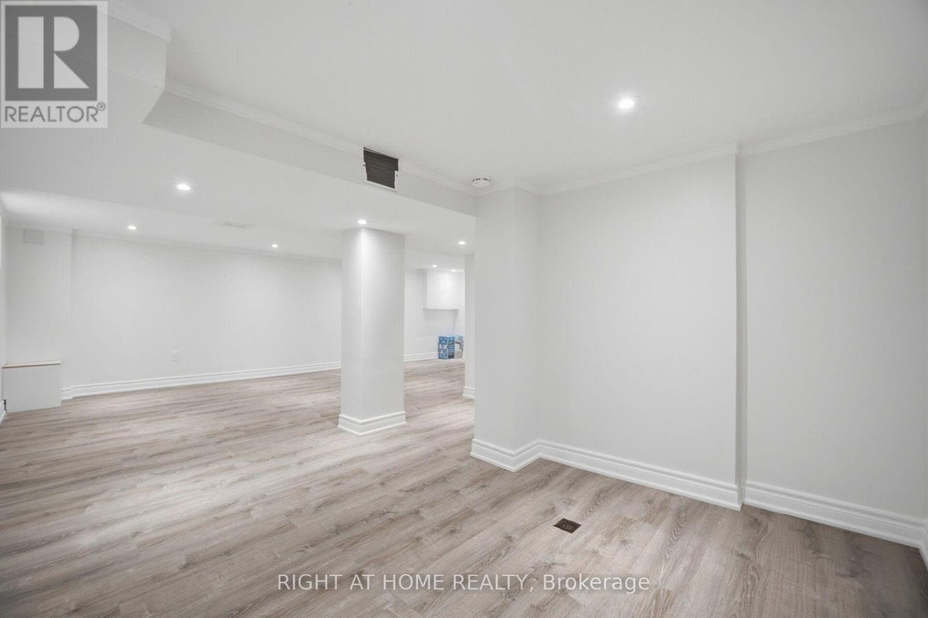 154 MARTIN GROVE ROAD - Photo 29