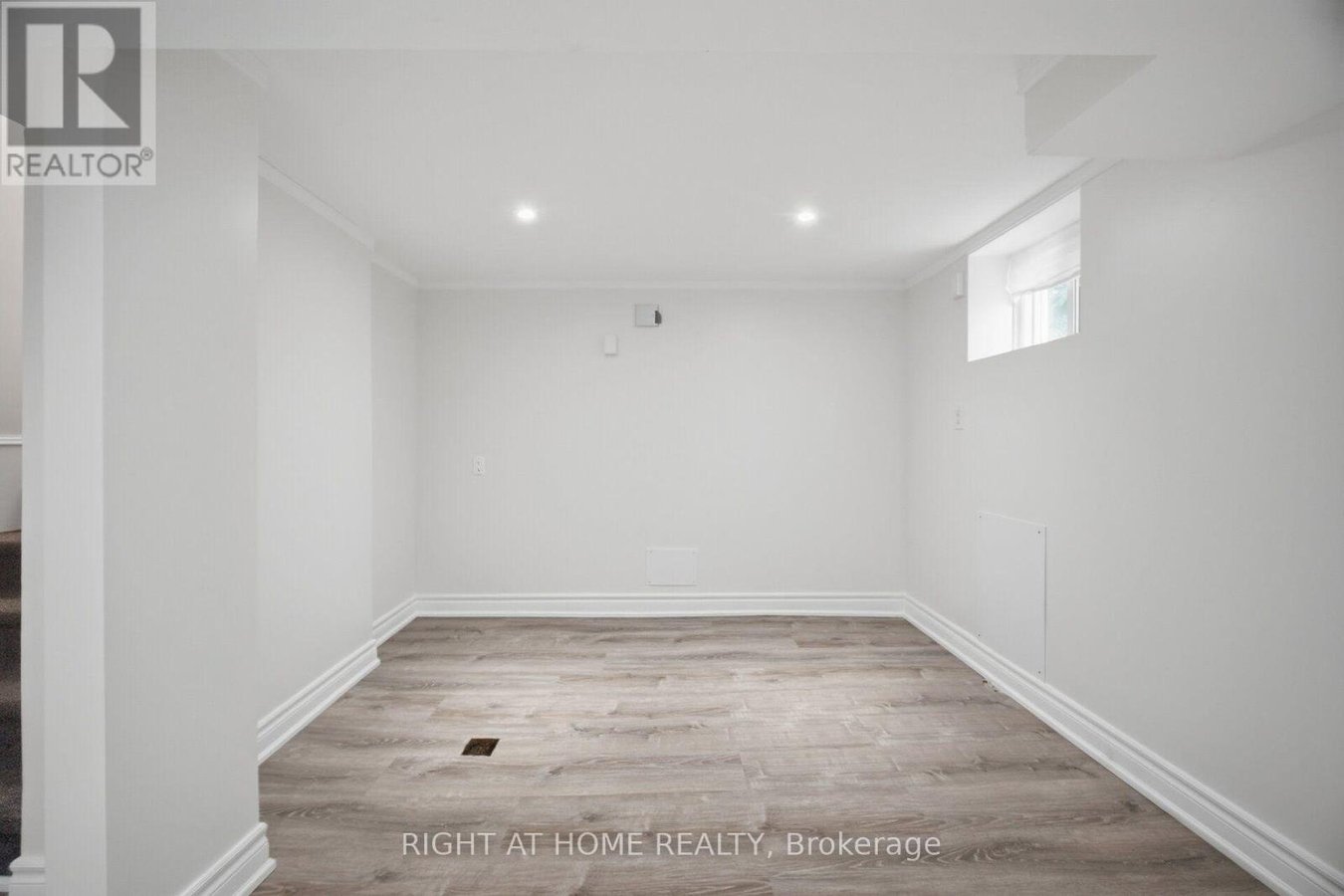 154 MARTIN GROVE ROAD - Photo 30