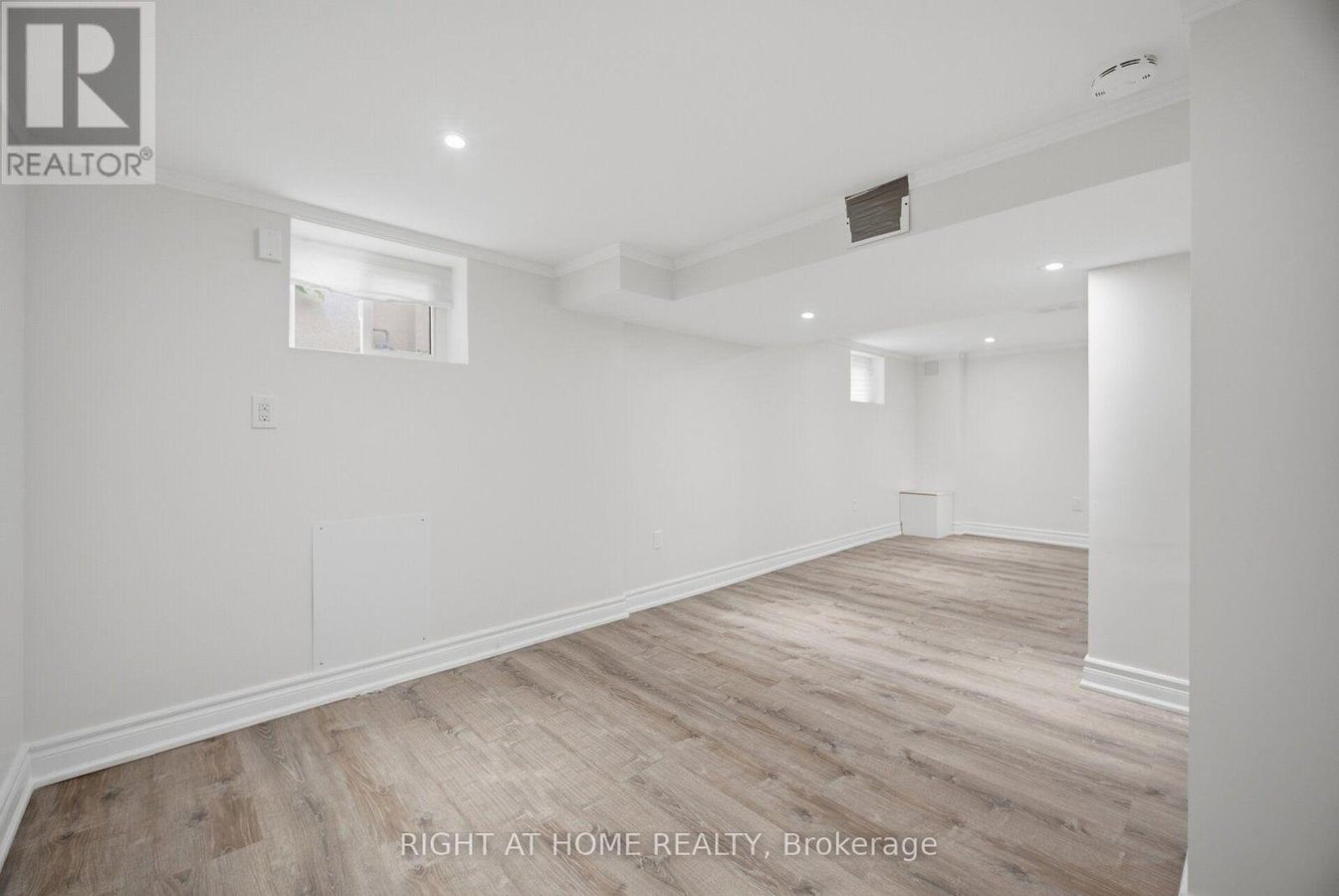 154 MARTIN GROVE ROAD - Photo 31