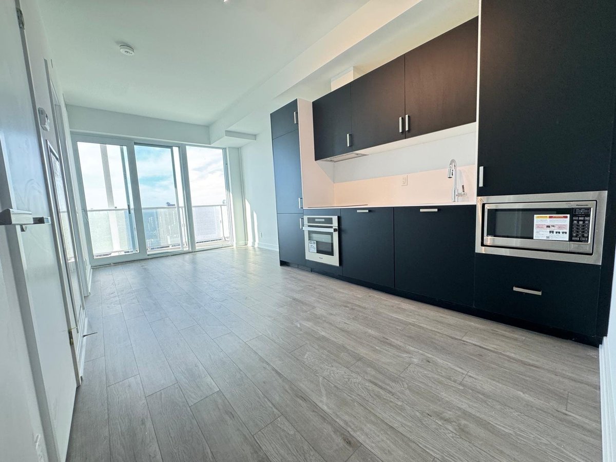 89 Queen Street East - Photo 2