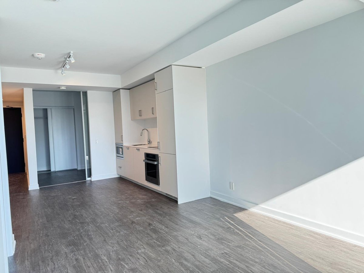 89 Queen Street East - Photo 10