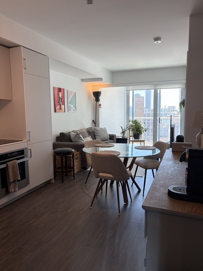 89 Queen Street East - Photo 1