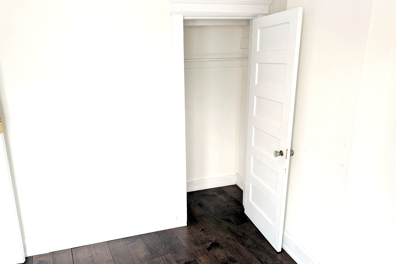 176 Walmer Road - Photo 2