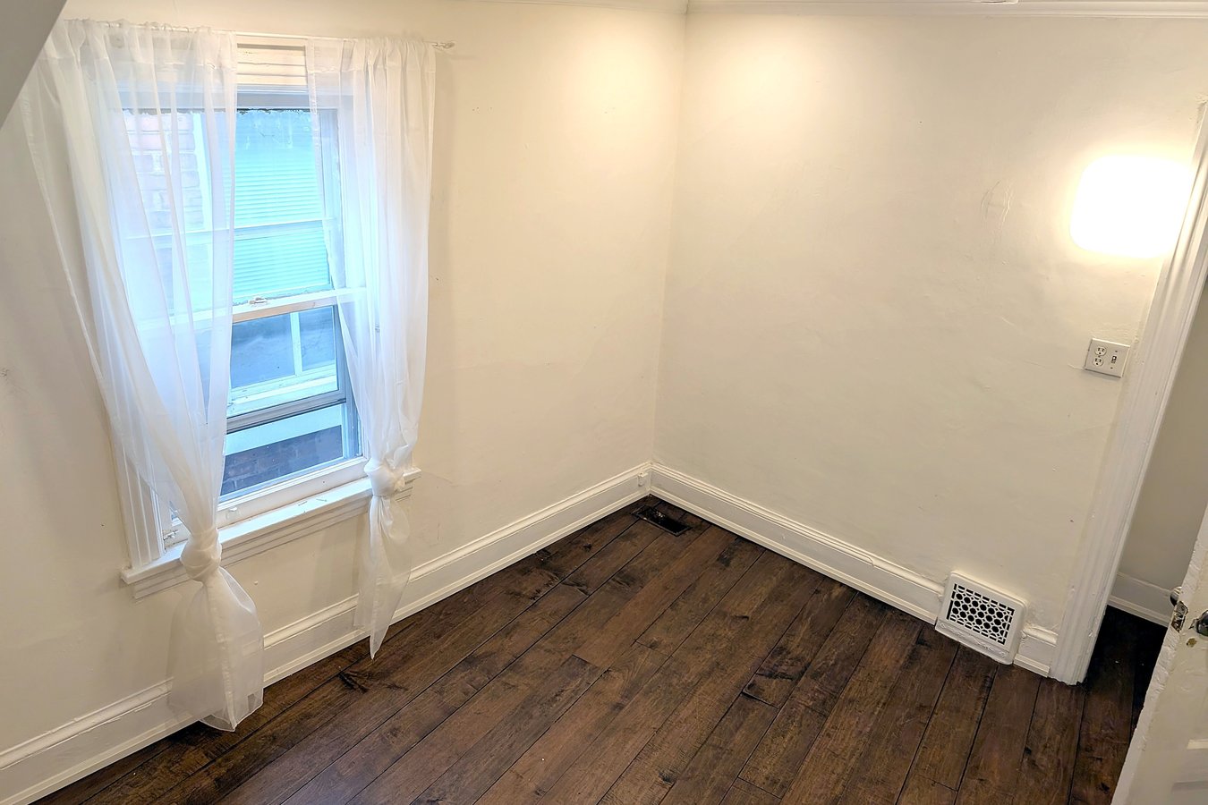 176 Walmer Road - Photo 9