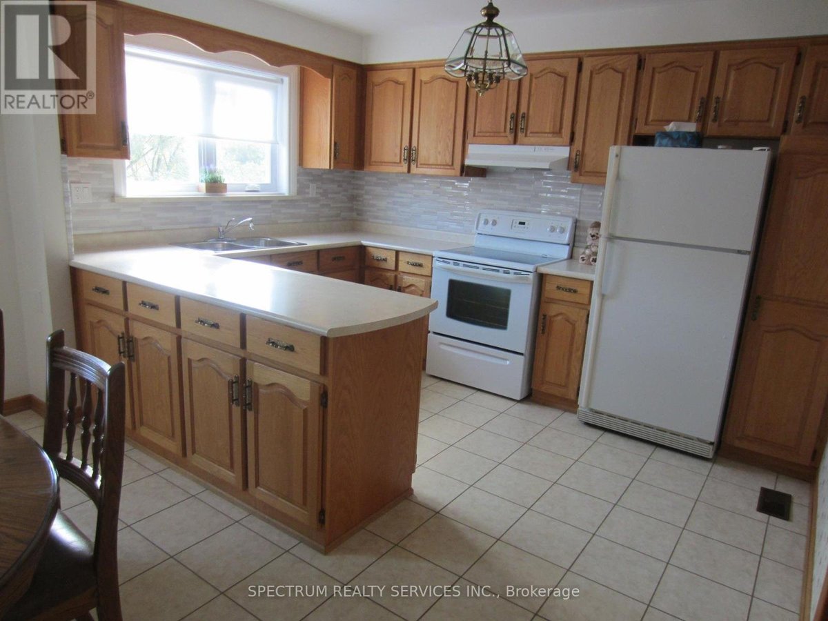 UNIT 1 - 49 GOTHAM COURT - Photo 4