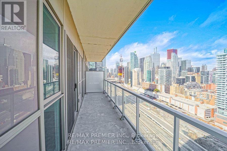 UNIT # 2212 - 15 LOWER JARVIS STREET - Photo 4