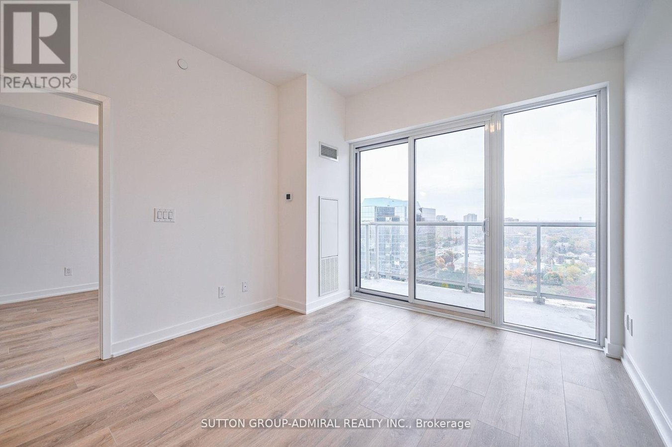 1905 - 2033 KENNEDY ROAD - Photo 10