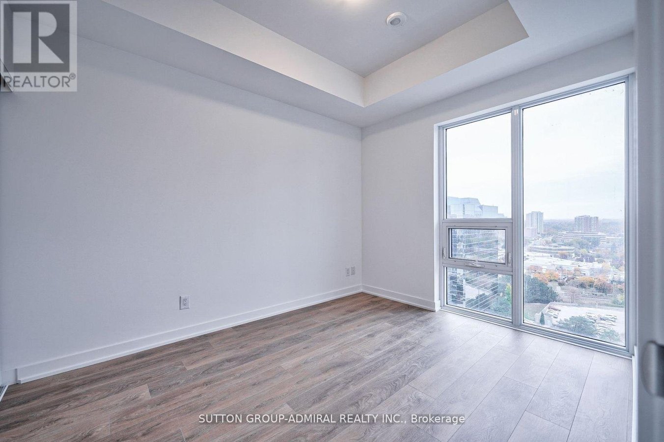 1905 - 2033 KENNEDY ROAD - Photo 11