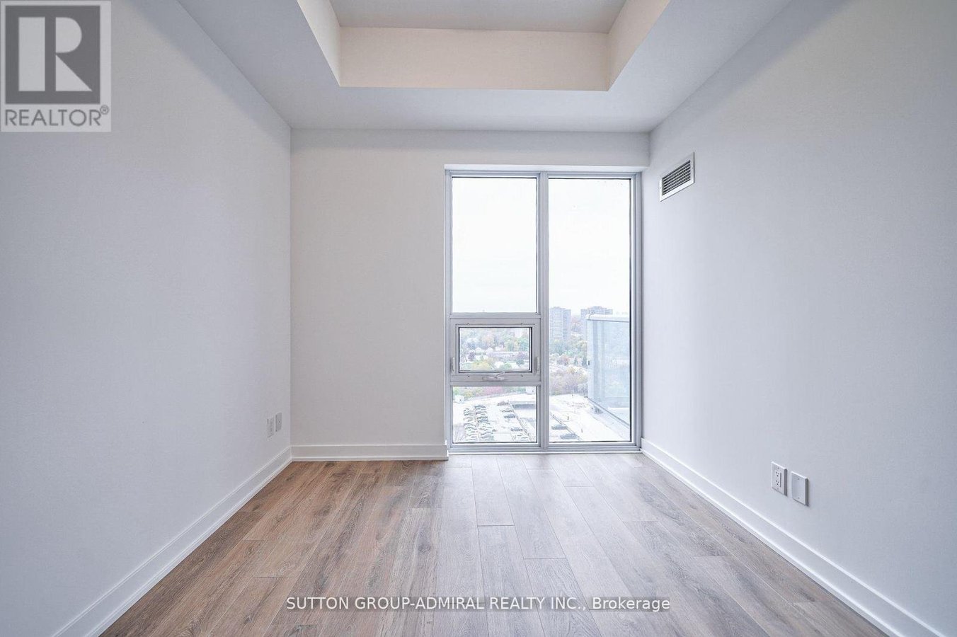 1905 - 2033 KENNEDY ROAD - Photo 12