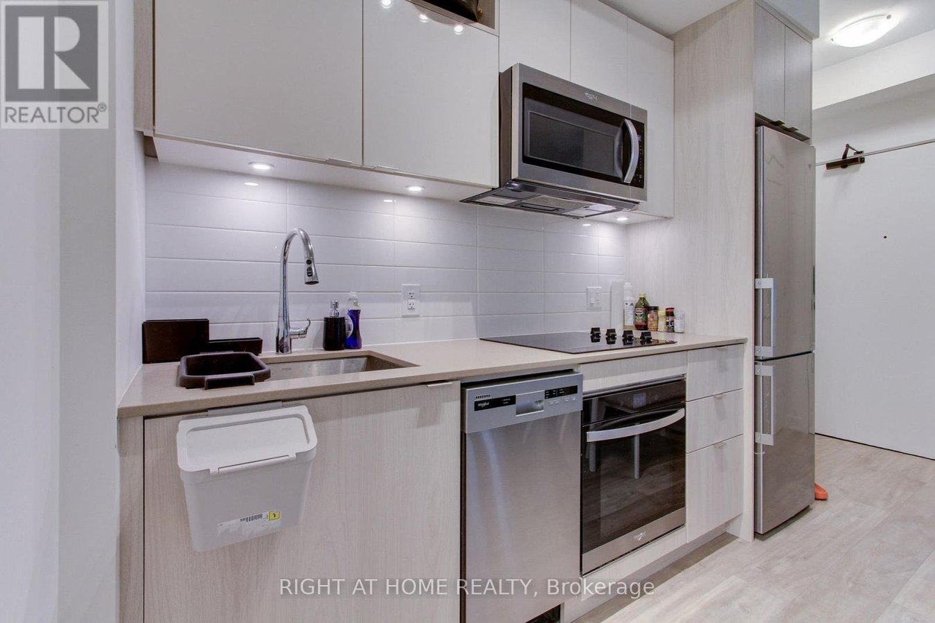 312B - 70 PRINCESS STREET - Photo 6