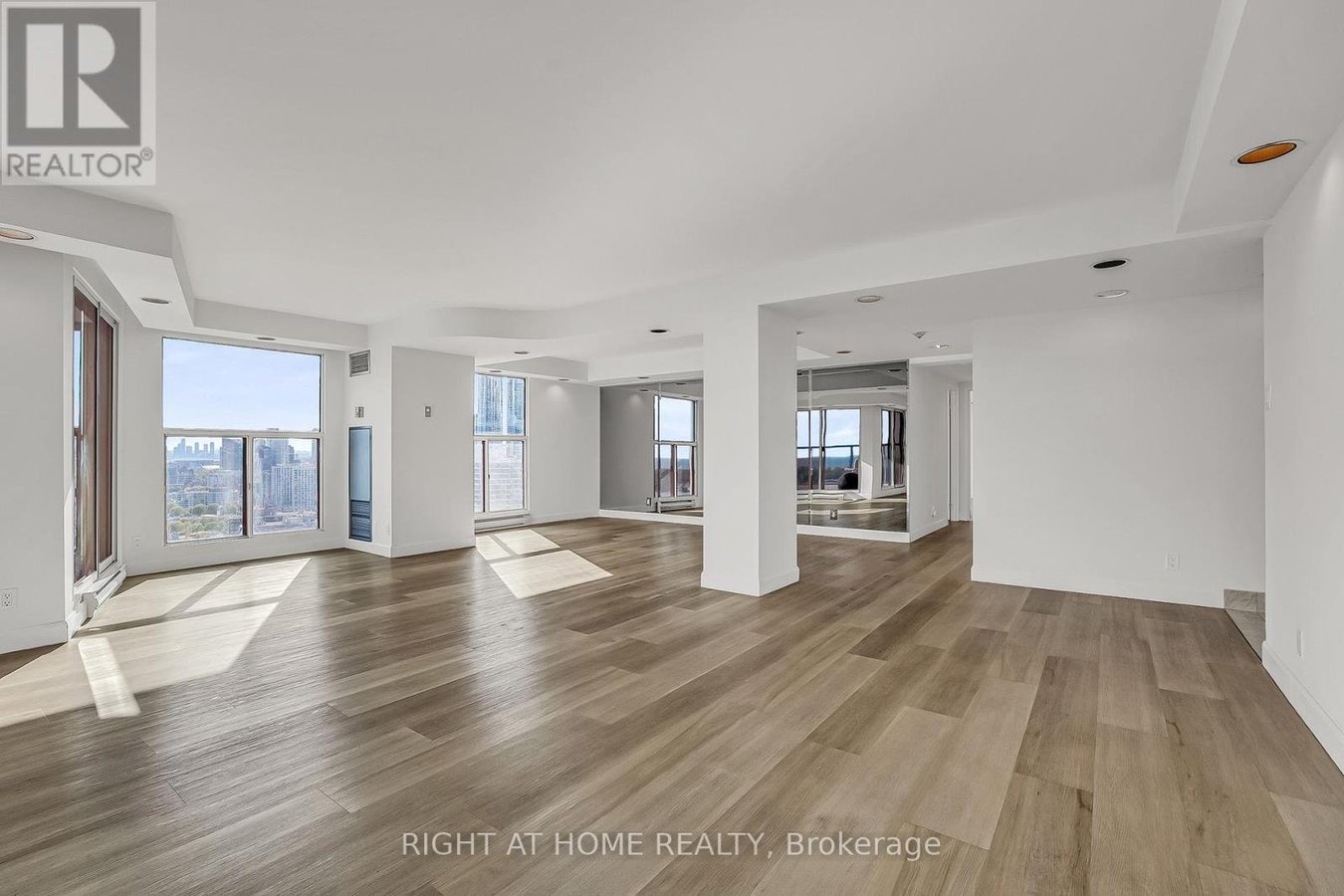 3008 - 99 HARBOUR SQUARE - Photo 3