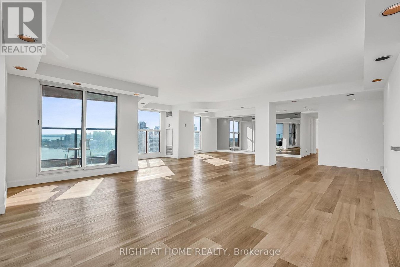 3008 - 99 HARBOUR SQUARE - Photo 8