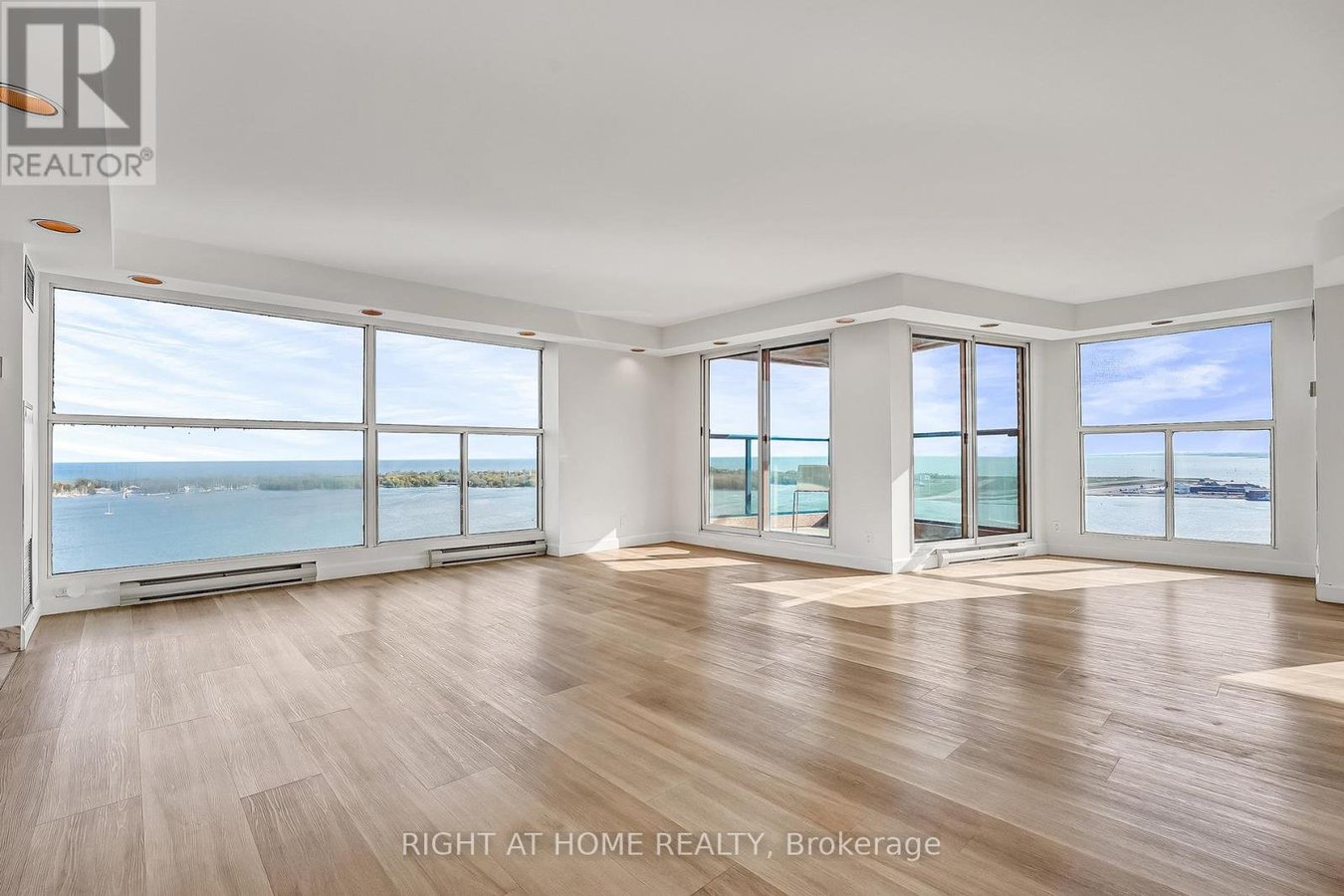 3008 - 99 HARBOUR SQUARE - Photo 9