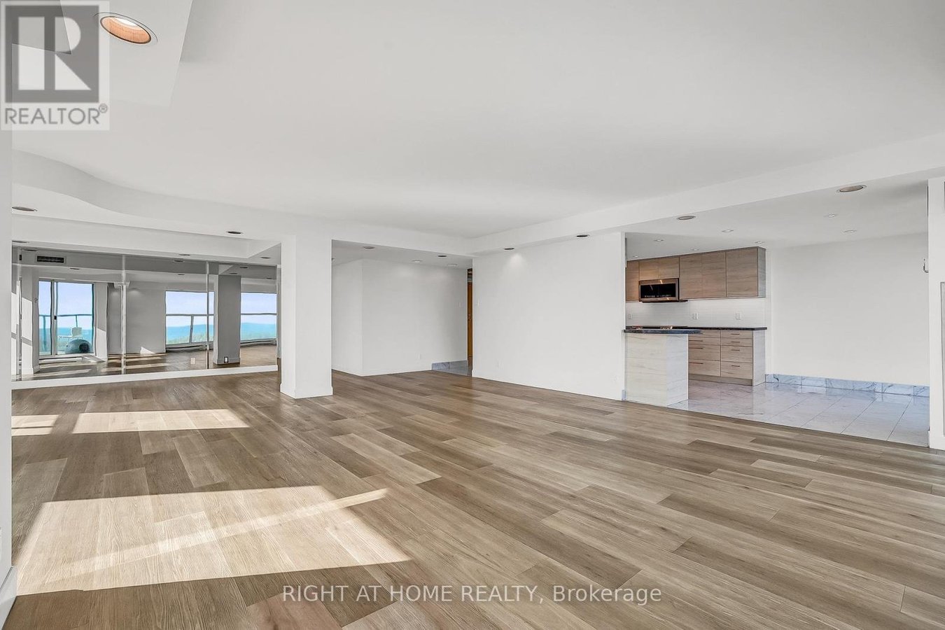 3008 - 99 HARBOUR SQUARE - Photo 10