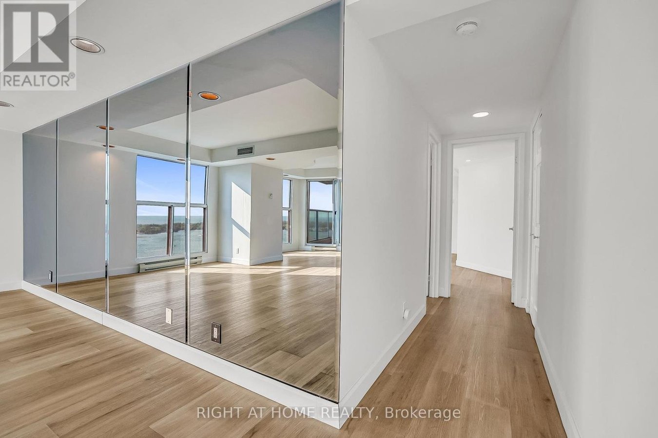 3008 - 99 HARBOUR SQUARE - Photo 18